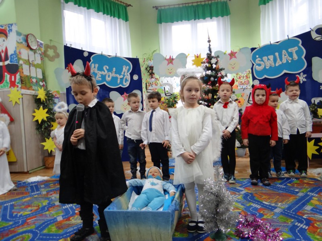 UROCZYSTOŚĆ WIGILIJNA W PUBLICZNYM PRZEDSZKOLU W KRZYŻOWICACH