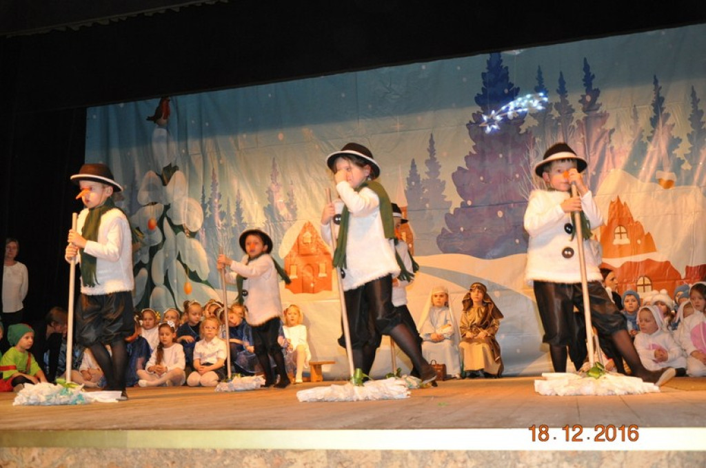 Jasełka w Przedszkolu Publicznym nr 1 w Lewinie Brzeskim
