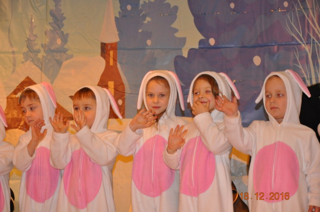 Jasełka w Przedszkolu Publicznym nr 1 w Lewinie Brzeskim