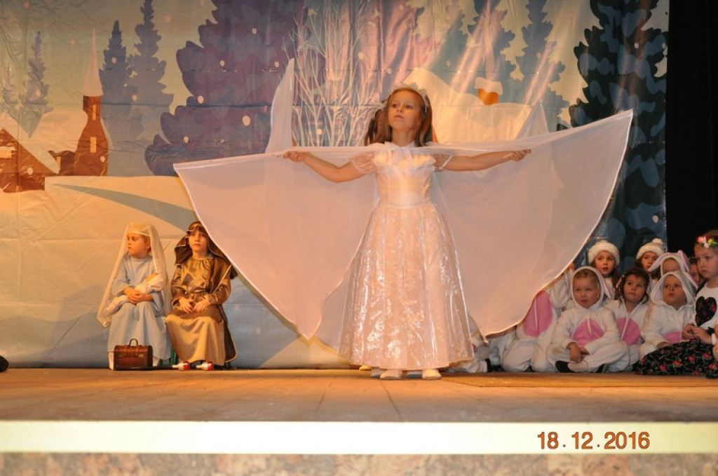 Jasełka w Przedszkolu Publicznym nr 1 w Lewinie Brzeskim