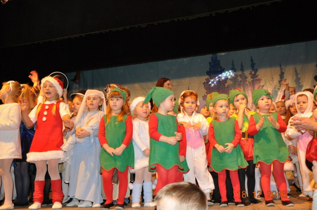 Jasełka w Przedszkolu Publicznym nr 1 w Lewinie Brzeskim