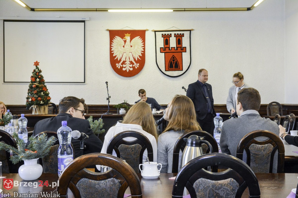 Pierwsza sesja Młodzieżowej Rady Miasta w Grodkowie