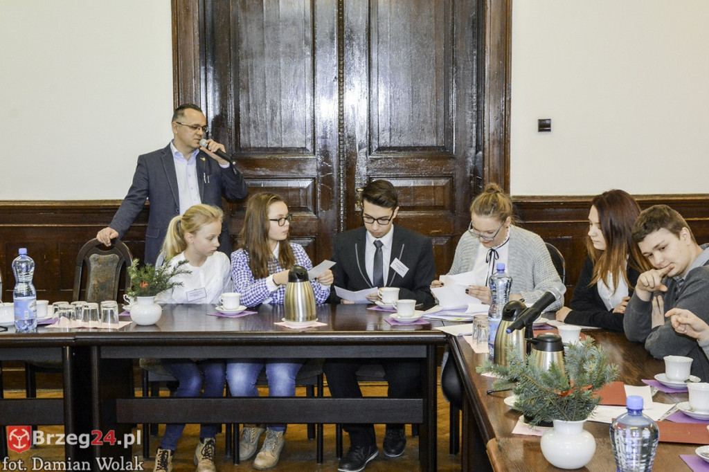 Pierwsza sesja Młodzieżowej Rady Miasta w Grodkowie