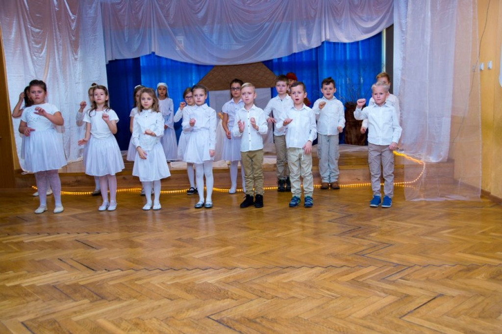 Migające jasełka w Zespole Szkół nr 1  z Oddziałami Sportowymi w Brzegu