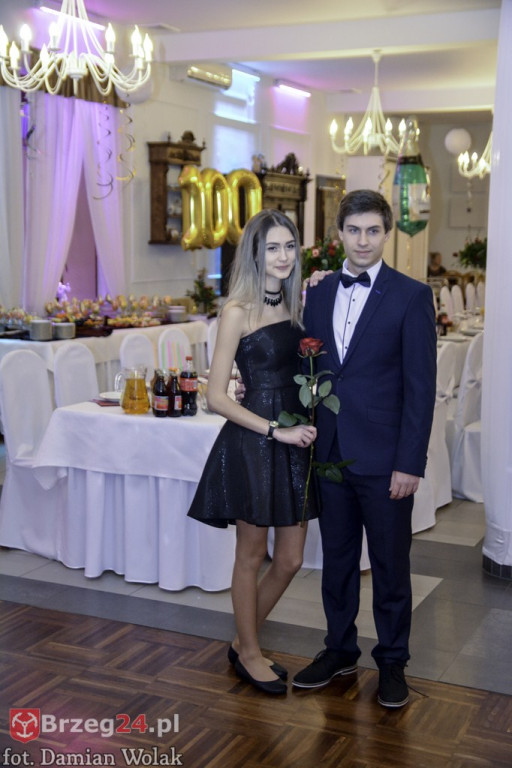 Studniówki 2017: Bal maturalny Zespół Szkół Centrum Kształcenia Praktycznego w Grodkowie [fotorelacja]