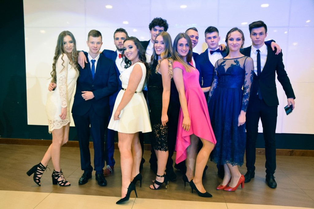 Studniówki 2017: Bal maturalny I Liceum Ogólnokształcącego w Brzegu [fotogaleria]