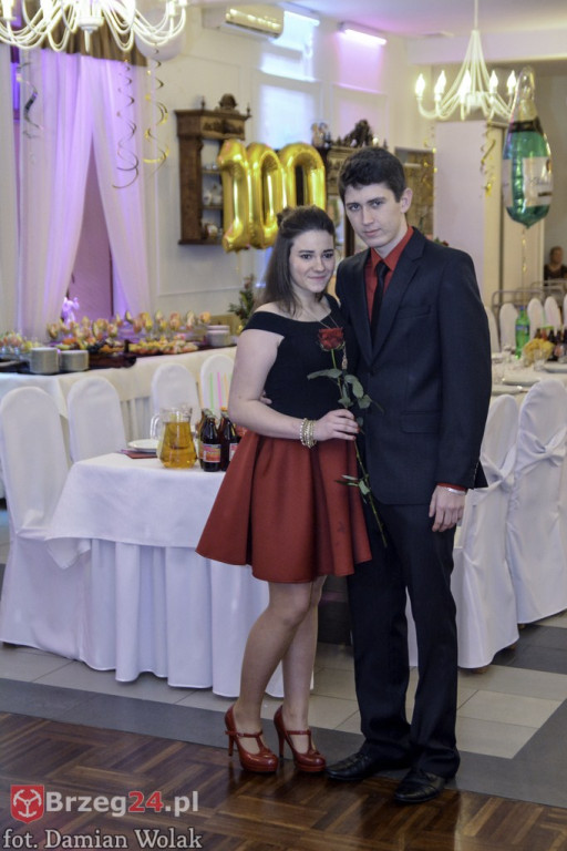 Studniówki 2017: Bal maturalny Zespół Szkół Centrum Kształcenia Praktycznego w Grodkowie [fotorelacja]