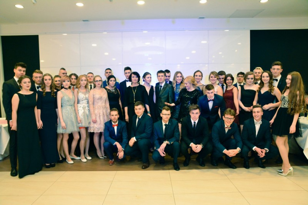 Studniówki 2017: Bal maturalny I Liceum Ogólnokształcącego w Brzegu [fotogaleria]