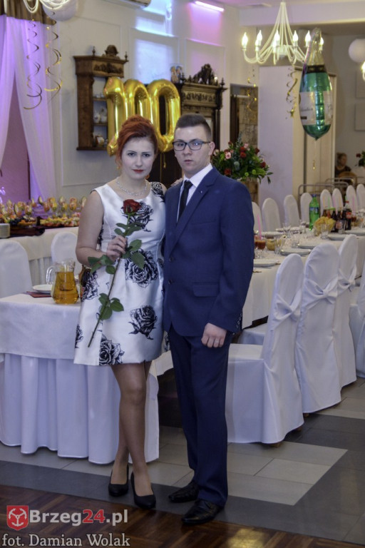 Studniówki 2017: Bal maturalny Zespół Szkół Centrum Kształcenia Praktycznego w Grodkowie [fotorelacja]