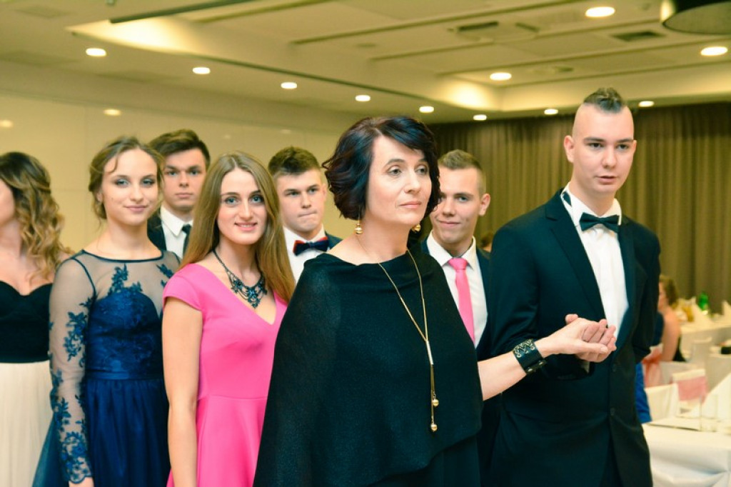 Studniówki 2017: Bal maturalny I Liceum Ogólnokształcącego w Brzegu [fotogaleria]