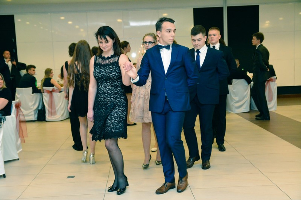 Studniówki 2017: Bal maturalny I Liceum Ogólnokształcącego w Brzegu [fotogaleria]