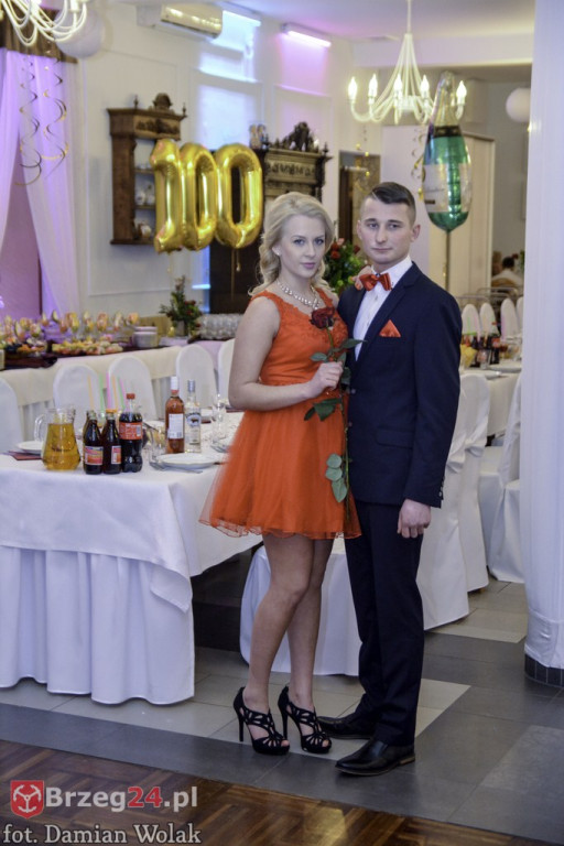 Studniówki 2017: Bal maturalny Zespół Szkół Centrum Kształcenia Praktycznego w Grodkowie [fotorelacja]