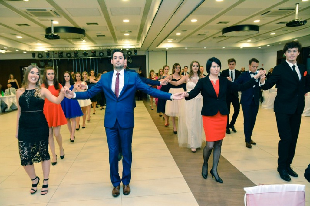 Studniówki 2017: Bal maturalny I Liceum Ogólnokształcącego w Brzegu [fotogaleria]