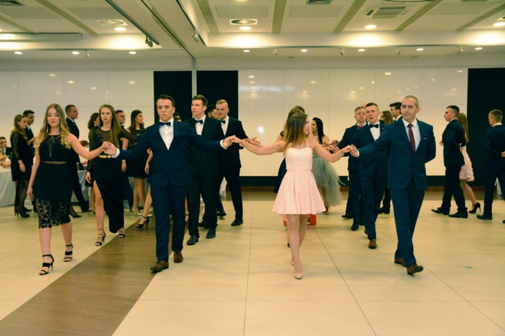 Studniówki 2017: Bal maturalny I Liceum Ogólnokształcącego w Brzegu [fotogaleria]