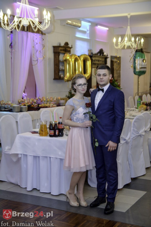 Studniówki 2017: Bal maturalny Zespół Szkół Centrum Kształcenia Praktycznego w Grodkowie [fotorelacja]