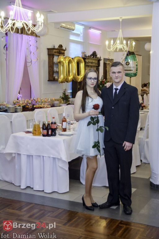 Studniówki 2017: Bal maturalny Zespół Szkół Centrum Kształcenia Praktycznego w Grodkowie [fotorelacja]