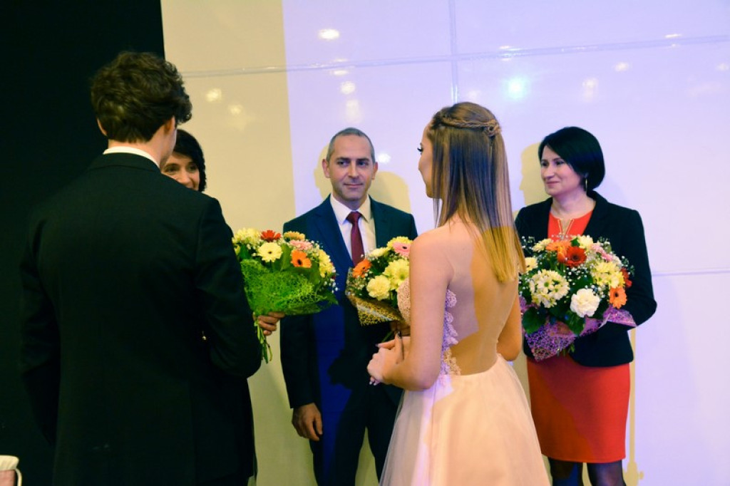 Studniówki 2017: Bal maturalny I Liceum Ogólnokształcącego w Brzegu [fotogaleria]