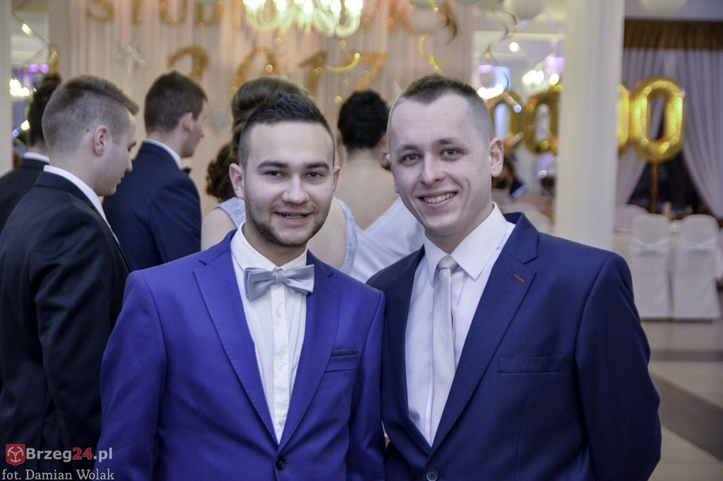 Studniówki 2017: Bal maturalny Zespół Szkół Centrum Kształcenia Praktycznego w Grodkowie [fotorelacja]