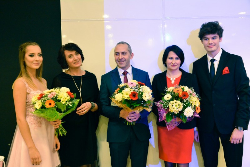 Studniówki 2017: Bal maturalny I Liceum Ogólnokształcącego w Brzegu [fotogaleria]