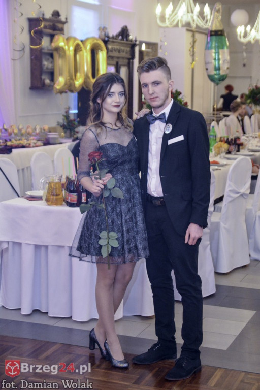 Studniówki 2017: Bal maturalny Zespół Szkół Centrum Kształcenia Praktycznego w Grodkowie [fotorelacja]