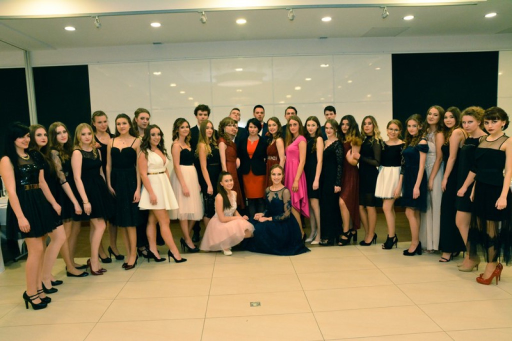 Studniówki 2017: Bal maturalny I Liceum Ogólnokształcącego w Brzegu [fotogaleria]