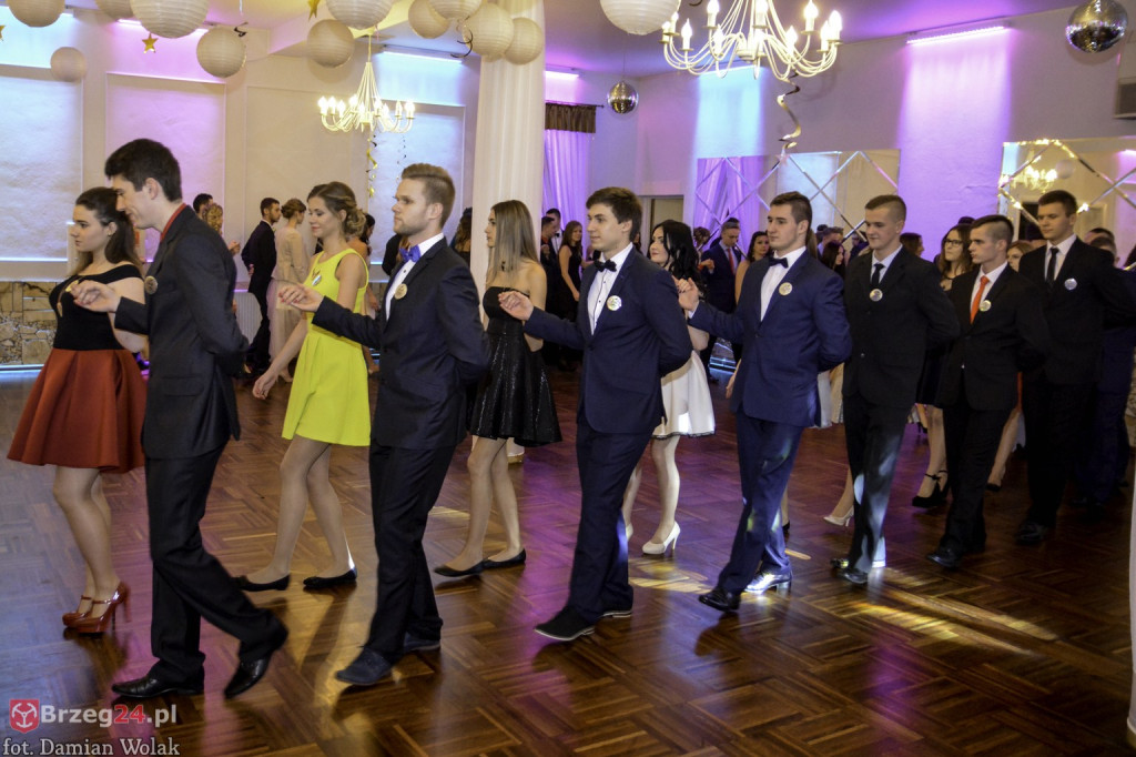 Studniówki 2017: Bal maturalny Zespół Szkół Centrum Kształcenia Praktycznego w Grodkowie [fotorelacja]