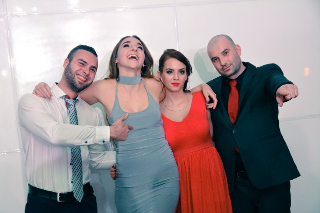 Studniówki 2017: Bal maturalny I Liceum Ogólnokształcącego w Brzegu [fotogaleria]