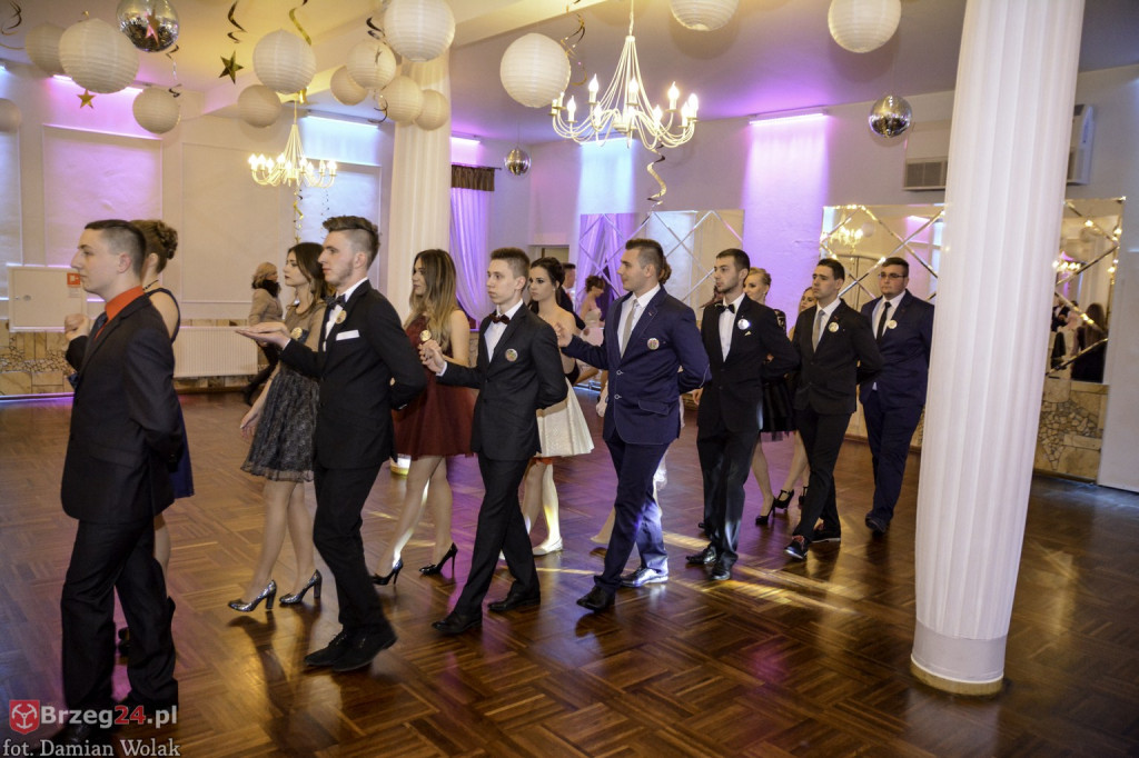 Studniówki 2017: Bal maturalny Zespół Szkół Centrum Kształcenia Praktycznego w Grodkowie [fotorelacja]