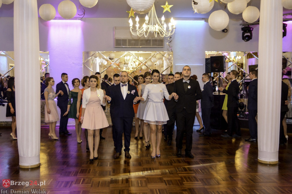 Studniówki 2017: Bal maturalny Zespół Szkół Centrum Kształcenia Praktycznego w Grodkowie [fotorelacja]