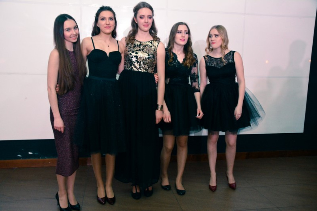Studniówki 2017: Bal maturalny I Liceum Ogólnokształcącego w Brzegu [fotogaleria]