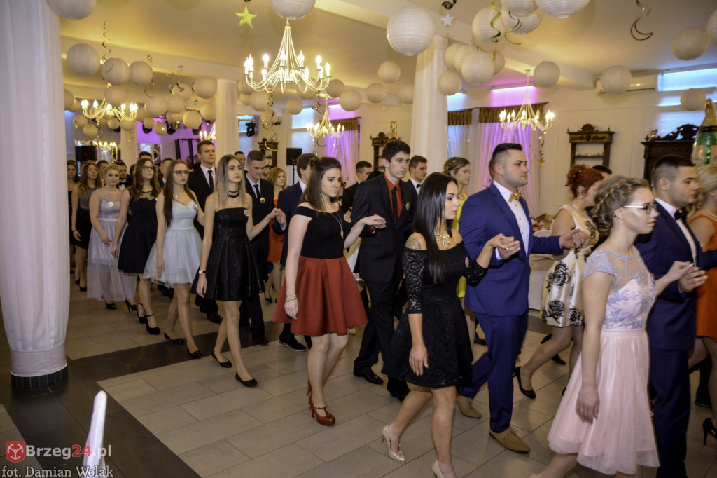 Studniówki 2017: Bal maturalny Zespół Szkół Centrum Kształcenia Praktycznego w Grodkowie [fotorelacja]
