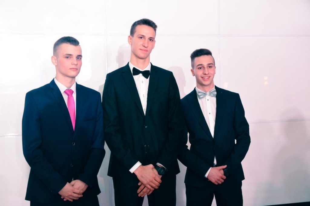 Studniówki 2017: Bal maturalny I Liceum Ogólnokształcącego w Brzegu [fotogaleria]