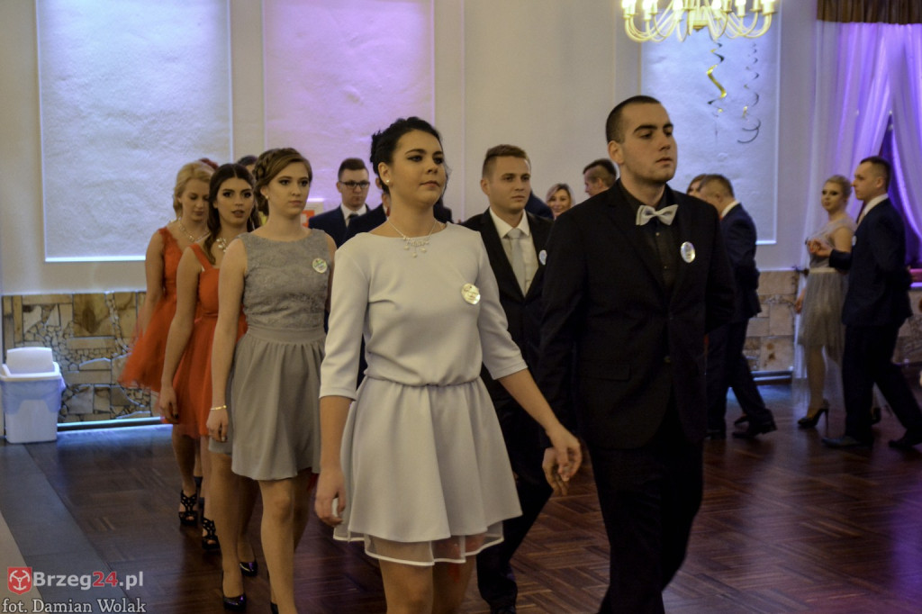 Studniówki 2017: Bal maturalny Zespół Szkół Centrum Kształcenia Praktycznego w Grodkowie [fotorelacja]