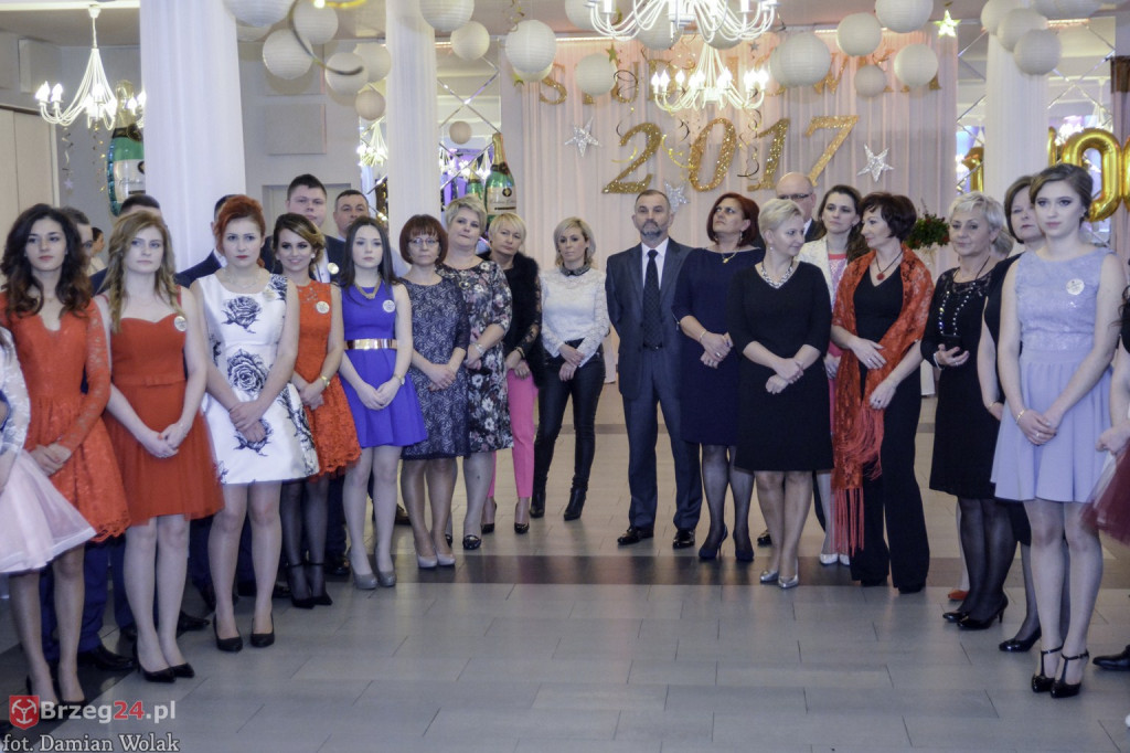 Studniówki 2017: Bal maturalny Zespół Szkół Centrum Kształcenia Praktycznego w Grodkowie [fotorelacja]
