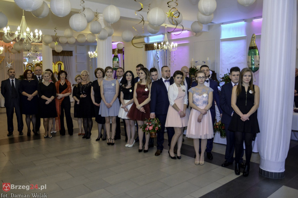 Studniówki 2017: Bal maturalny Zespół Szkół Centrum Kształcenia Praktycznego w Grodkowie [fotorelacja]