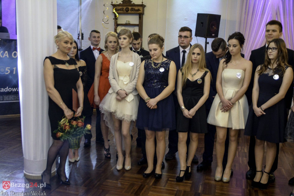Studniówki 2017: Bal maturalny Zespół Szkół Centrum Kształcenia Praktycznego w Grodkowie [fotorelacja]