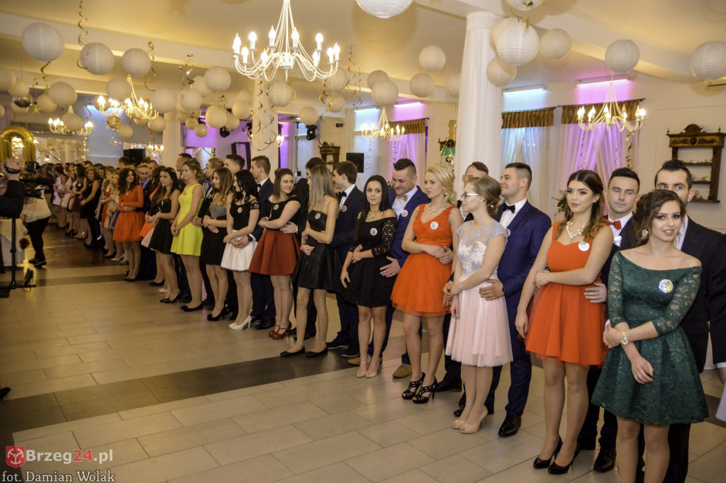 Studniówki 2017: Bal maturalny Zespół Szkół Centrum Kształcenia Praktycznego w Grodkowie [fotorelacja]
