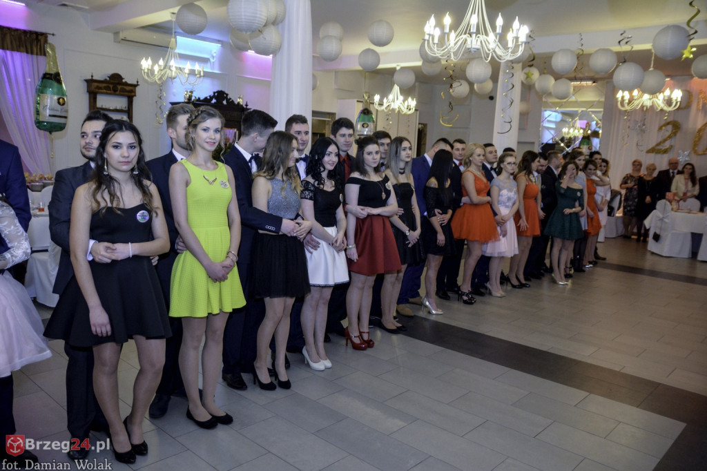 Studniówki 2017: Bal maturalny Zespół Szkół Centrum Kształcenia Praktycznego w Grodkowie [fotorelacja]