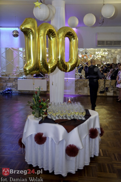 Studniówki 2017: Bal maturalny Zespół Szkół Centrum Kształcenia Praktycznego w Grodkowie [fotorelacja]