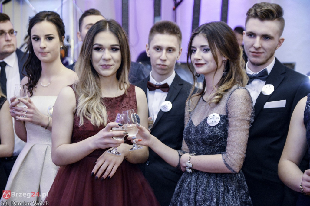 Studniówki 2017: Bal maturalny Zespół Szkół Centrum Kształcenia Praktycznego w Grodkowie [fotorelacja]