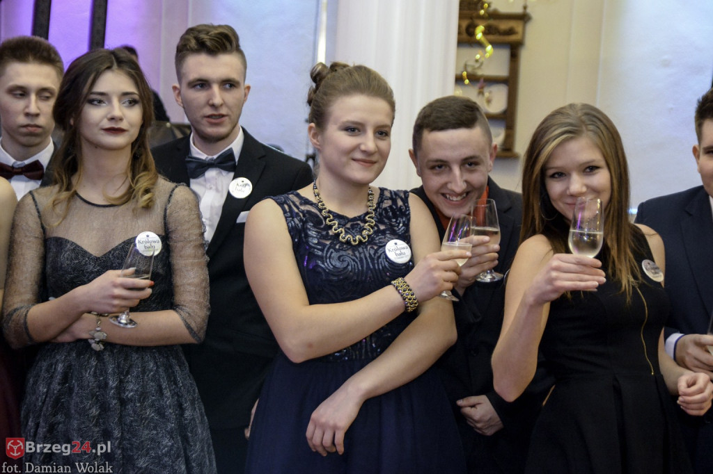 Studniówki 2017: Bal maturalny Zespół Szkół Centrum Kształcenia Praktycznego w Grodkowie [fotorelacja]