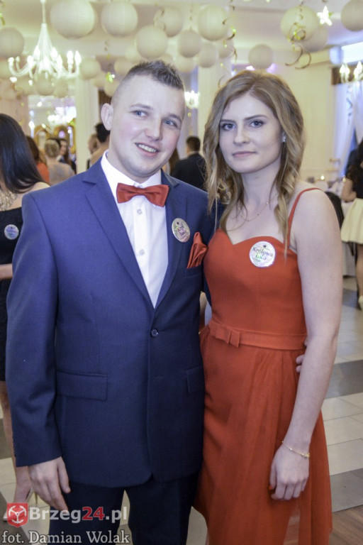 Studniówki 2017: Bal maturalny Zespół Szkół Centrum Kształcenia Praktycznego w Grodkowie [fotorelacja]