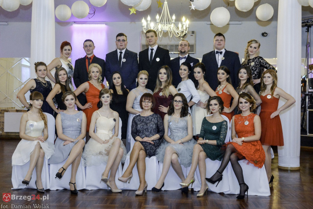 Studniówki 2017: Bal maturalny Zespół Szkół Centrum Kształcenia Praktycznego w Grodkowie [fotorelacja]
