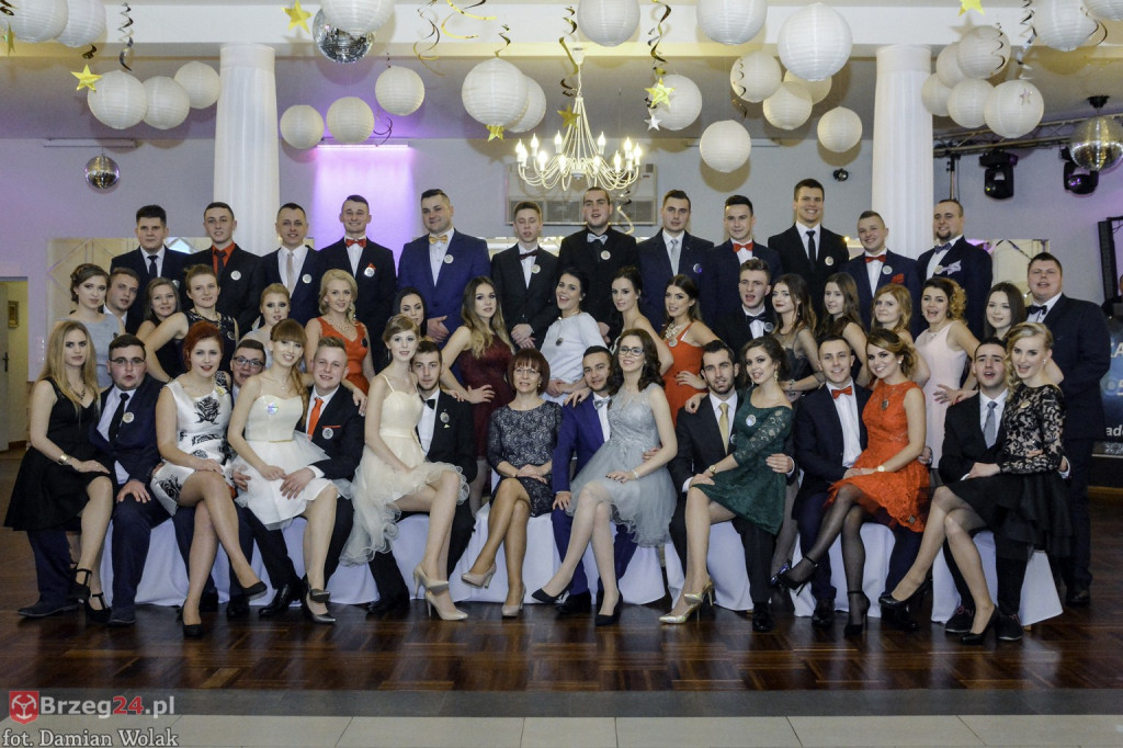 Studniówki 2017: Bal maturalny Zespół Szkół Centrum Kształcenia Praktycznego w Grodkowie [fotorelacja]