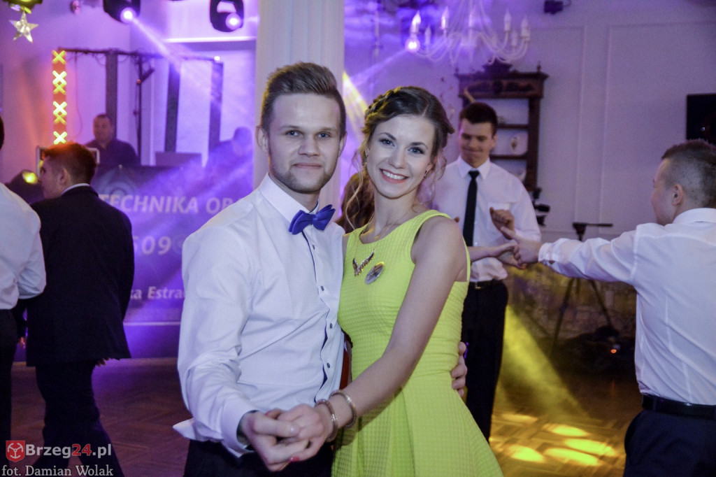 Studniówki 2017: Bal maturalny Zespół Szkół Centrum Kształcenia Praktycznego w Grodkowie [fotorelacja]