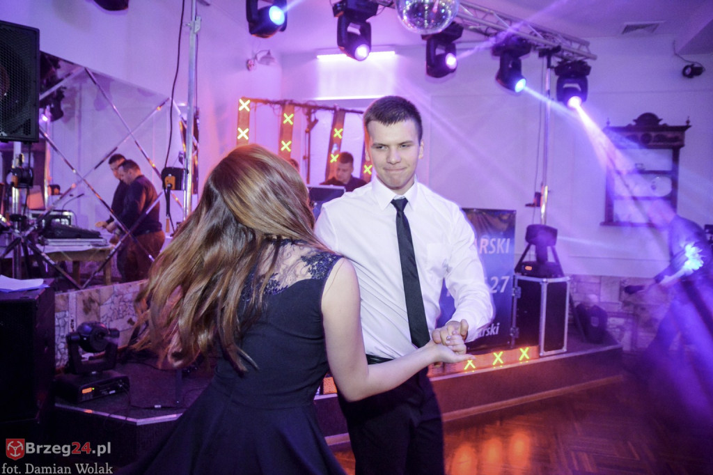 Studniówki 2017: Bal maturalny Zespół Szkół Centrum Kształcenia Praktycznego w Grodkowie [fotorelacja]