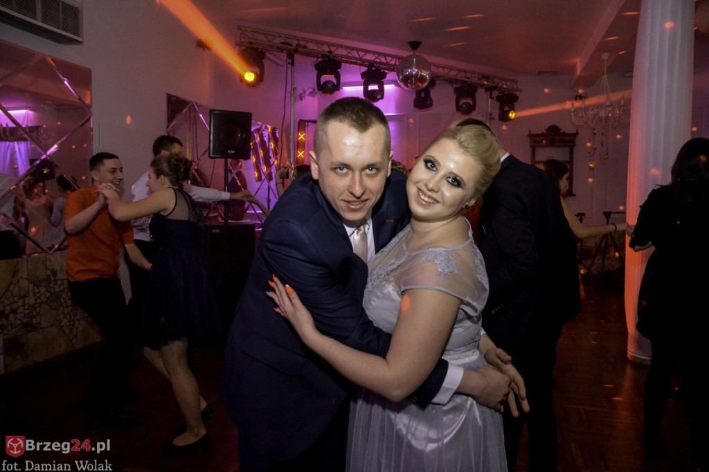 Studniówki 2017: Bal maturalny Zespół Szkół Centrum Kształcenia Praktycznego w Grodkowie [fotorelacja]