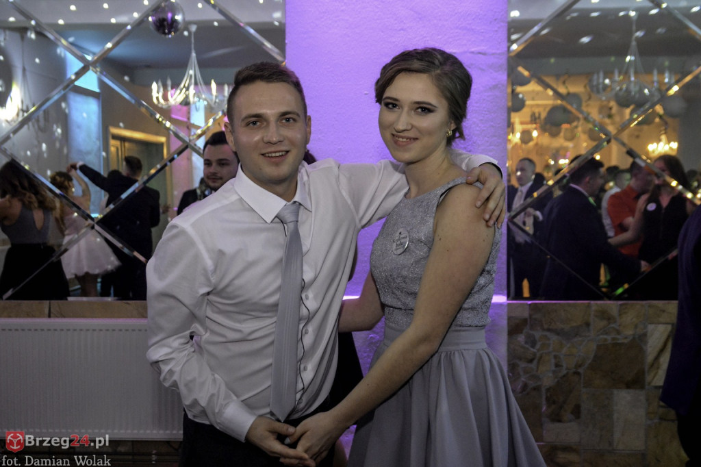 Studniówki 2017: Bal maturalny Zespół Szkół Centrum Kształcenia Praktycznego w Grodkowie [fotorelacja]