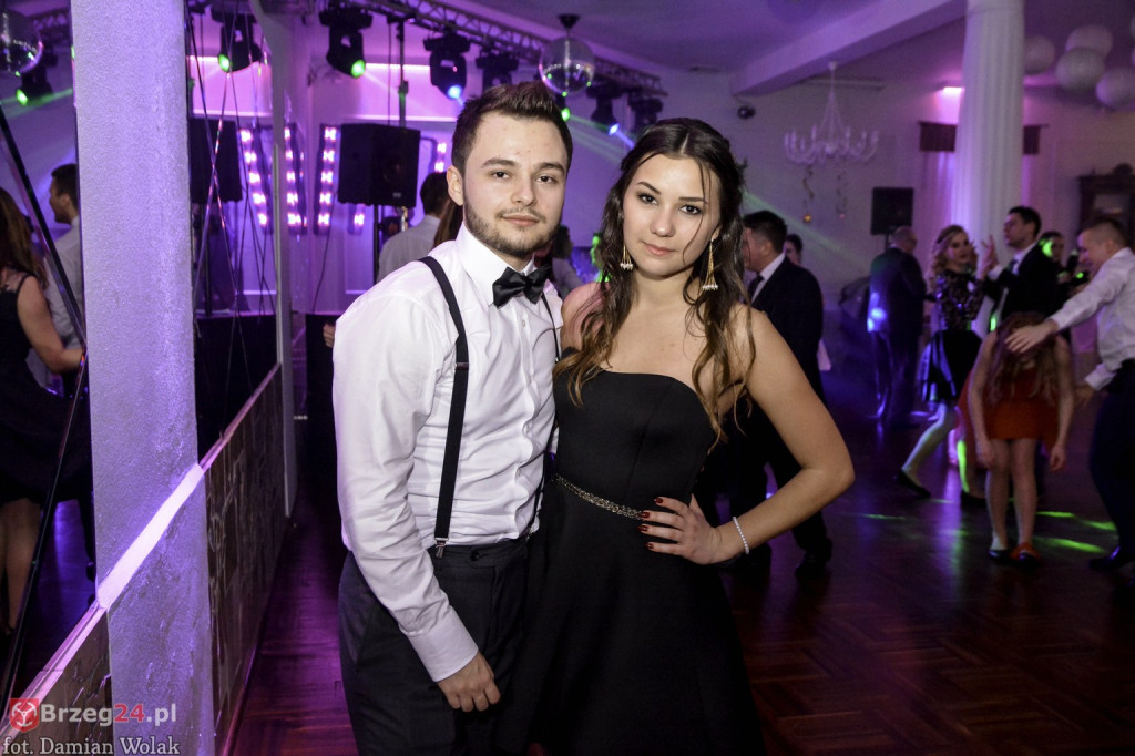 Studniówki 2017: Bal maturalny Zespół Szkół Centrum Kształcenia Praktycznego w Grodkowie [fotorelacja]