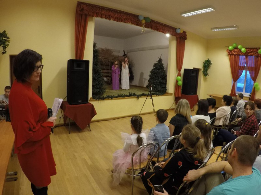 Zabawa dla dzieci w Domu Ludowym w Zielecicach